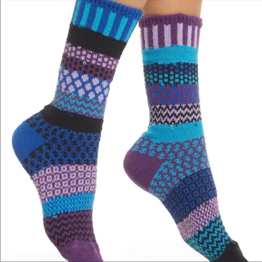 Solmate Garden Series “Raspberry” Small NWT mismatched socks.